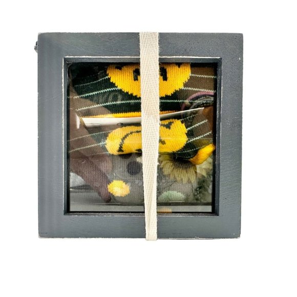 Primitives by Kathy Bank 2 Sock Set Retirement Bank 4 in Gray Socks One Size NWT - Picture 6 of 9